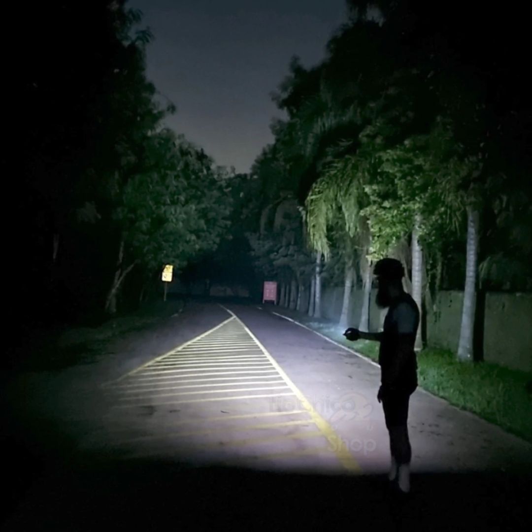 Linterna Light Power 3.0 - ¡La más potente del mundo! (+Cable de carga gratis USB)