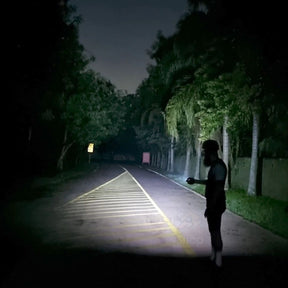 Linterna Light Power 3.0 - ¡La más potente del mundo! (+Cable de carga gratis USB)